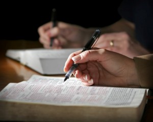 Bibel hand og penn